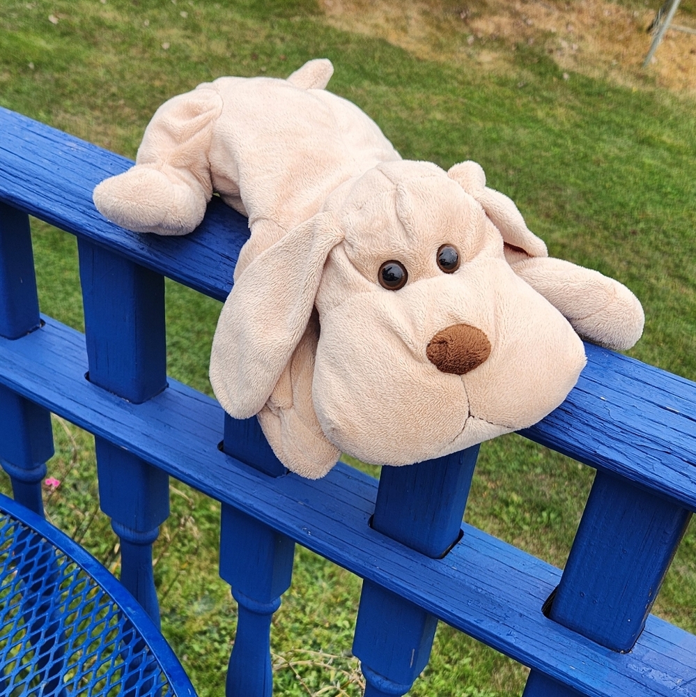 Vintage Animal Alley Toys R Us Puppy Hound Dog 2007 Excellent condition!